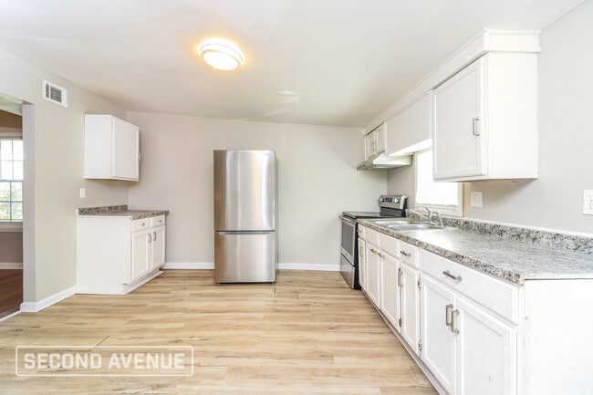 1328 Eason St NW in Atlanta, GA - Foto de edificio - Building Photo