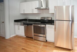 145 Columbia St in Cambridge, MA - Building Photo