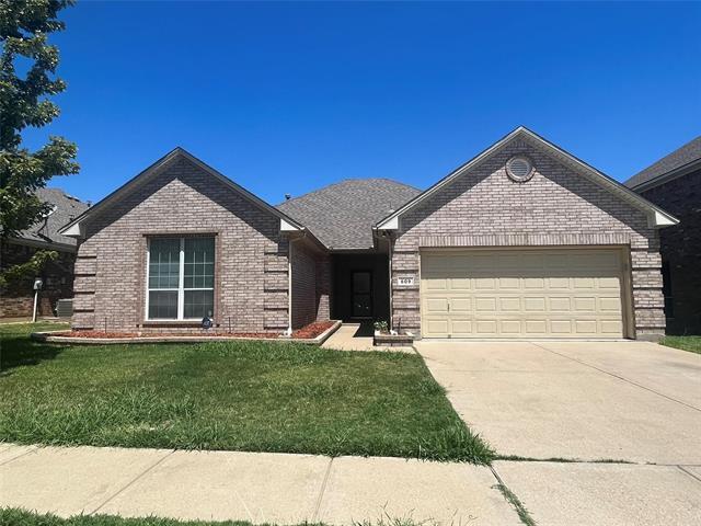 property at 609 Crownpoint Ln