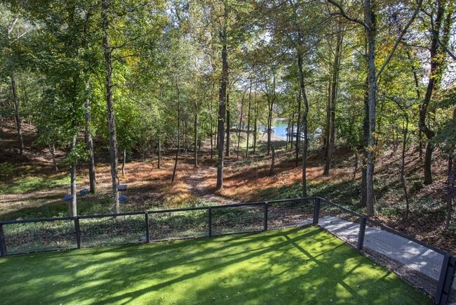 8885 Bay Dr in Gainesville, GA - Building Photo - Building Photo