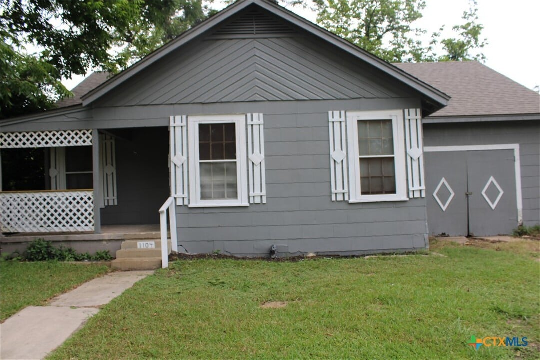 1104 S 25th St in Temple, TX - Building Photo