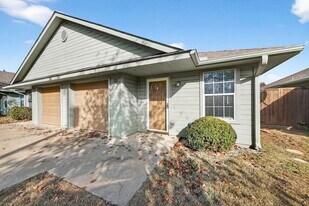 1021 Rice St in Denison, TX - Building Photo