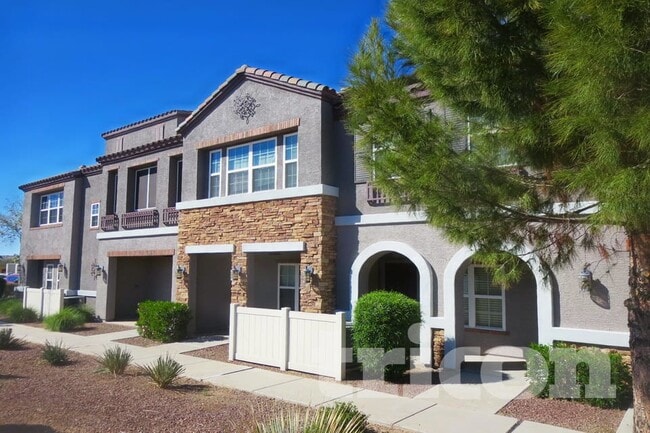 2355 E Huntington Dr