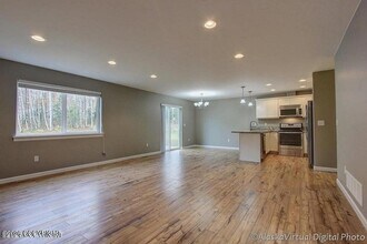 4730 Mainsail Ave in Wasilla, AK - Foto de edificio - Building Photo