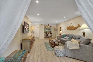 2424 SE 17th St in Fort Lauderdale, FL - Building Photo