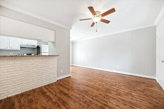 201 Emerson St in Houston, TX - Foto de edificio - Building Photo