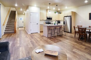 717 E Elgin St in Caldwell, ID - Building Photo