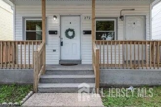 272 Comstock St in New Brunswick, NJ - Building Photo - Building Photo