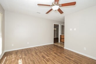 635 Roxbury Dr in Riverdale, GA - Building Photo - Building Photo