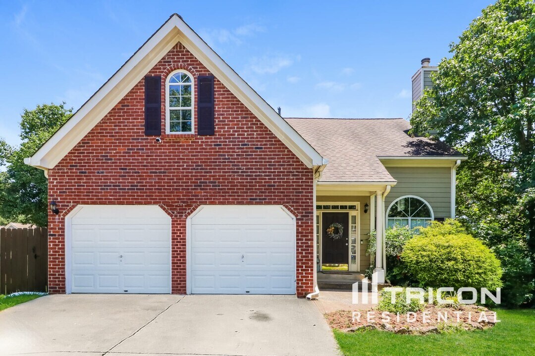 210 Boca Ciega Ct in Alpharetta, GA - Building Photo