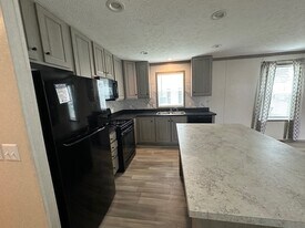 193 Colorado St in Belleville, MI - Building Photo