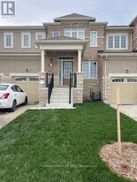 57 Union Blvd in Wasaga Beach, ON - Building Photo