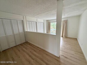 222 7th St in Atlantic Beach, FL - Building Photo - Building Photo