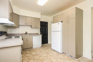 507 Mack Rd in Ann Arbor, MI - Building Photo