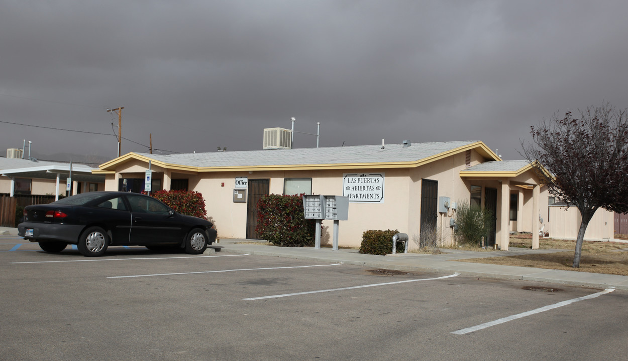 Las Puertas Abiertas Apartments in El Paso, TX - Building Photo