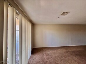 2011 Cutlass Dr in Henderson, NV - Building Photo - Building Photo
