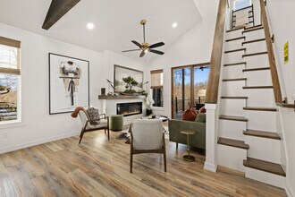 2104 Almand Dr, Unit SI ID1369205P in Bentonville, AR - Foto de edificio - Building Photo