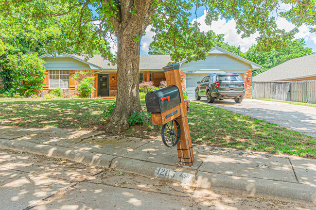 658 SW 11th St in Moore, OK - Building Photo - Building Photo