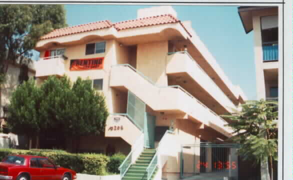 10206 Samoa in Tujunga, CA - Foto de edificio