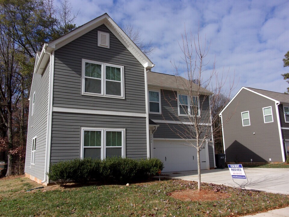 2826 Capitol Dr in Charlotte, NC - Building Photo