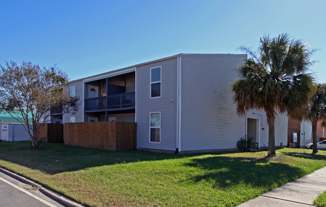 Tara Estates in New Orleans, LA - Building Photo