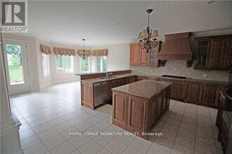 534 Golfview Ct in Oakville, ON - Building Photo - Building Photo