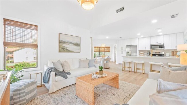 512 S Harbour Oaks Dr in St. Simons Island, GA - Foto de edificio - Building Photo