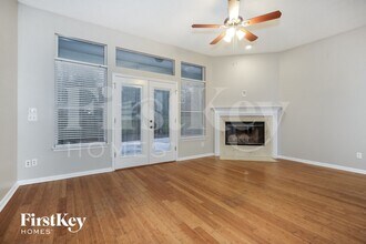 5204 Oxford Crest Dr in Jacksonville, FL - Building Photo - Building Photo