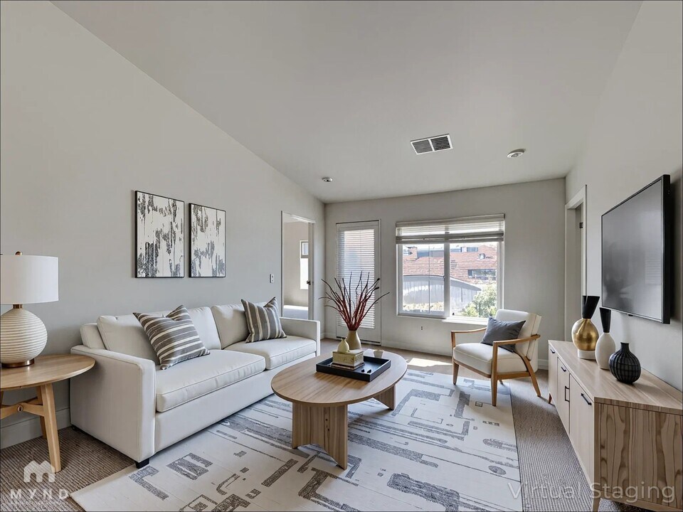 200 Talus Way in Reno, NV - Building Photo