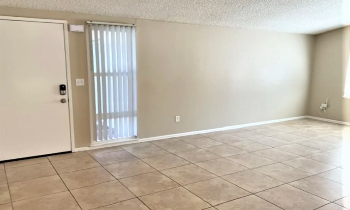8643 Sylvan Dr in Riverside, CA - Building Photo