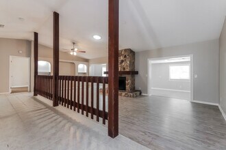 701 Redondo Dr in Brandon, FL - Building Photo - Building Photo