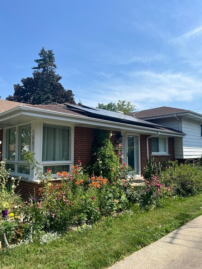 property at 1007 Bristol Ave