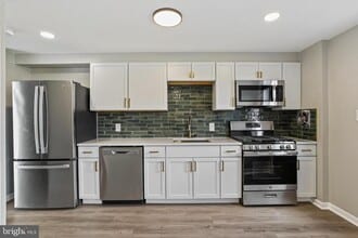 934 Circle Dr in Arbutus, MD - Building Photo - Building Photo