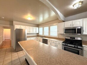 43 Broadway, Unit 1 in Somerville, MA - Building Photo - Building Photo