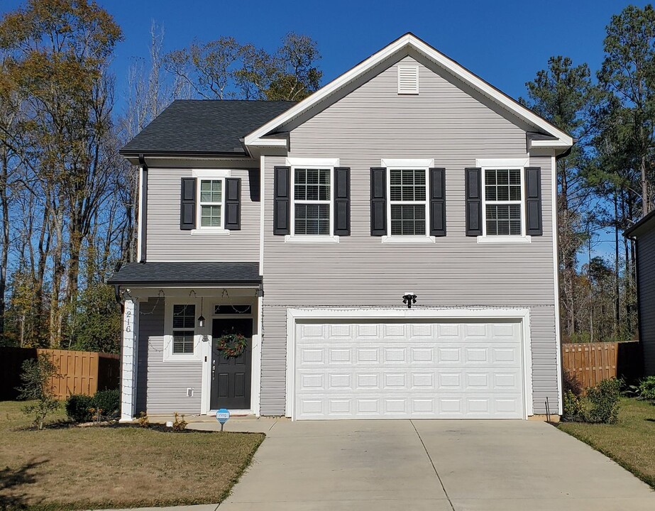 216 Caroleton Dr in Grovetown, GA - Building Photo