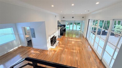 2301 S Miami Ave in Miami, FL - Foto de edificio - Building Photo