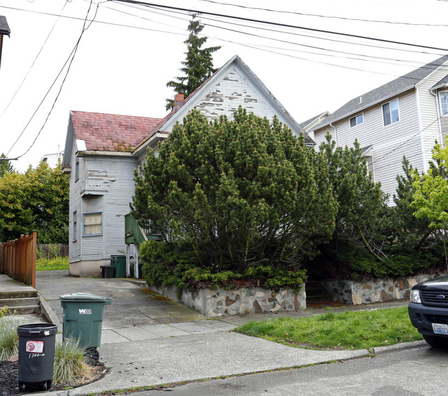 1762 NW 59th St in Seattle, WA - Foto de edificio - Building Photo