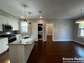 39 Harvard Way, Unit 1 in Cambridge, MA - Building Photo