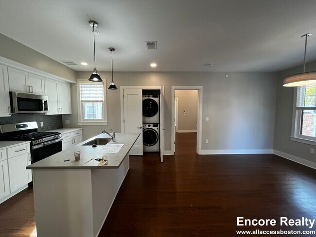 39 Harvard Way, Unit 1