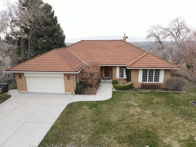 property at 3207 Apache Ln