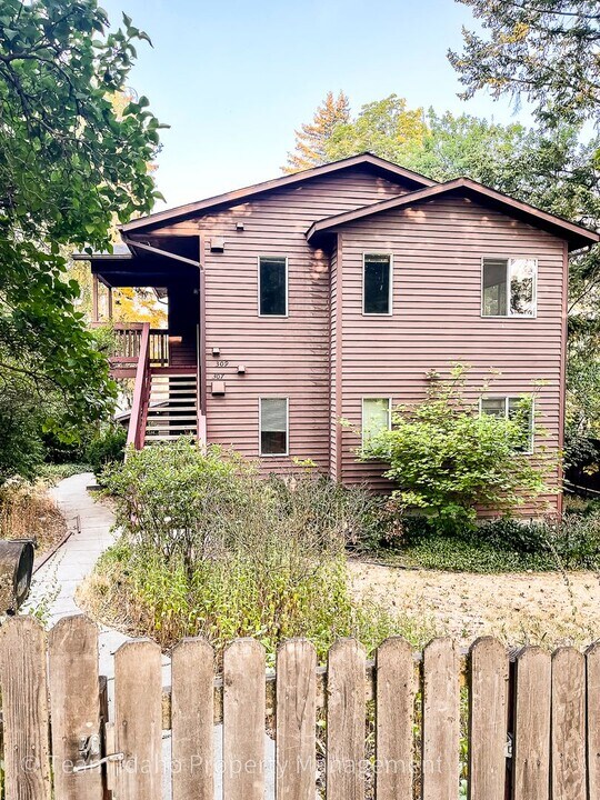 307-309 N Jefferson St in Moscow, ID - Building Photo