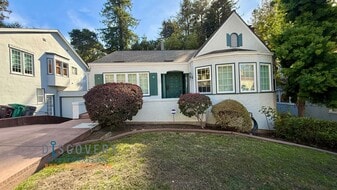 6301 Broadway Terrace in Oakland, CA - Building Photo