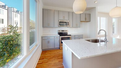 538 Cliff Cir in Nashville, TN - Building Photo - Building Photo