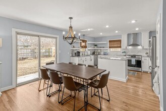 201 N Dogwood St in Siloam Springs, AR - Building Photo - Building Photo