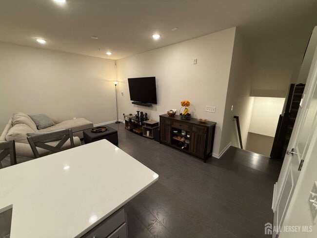 307 Peyton Pl in New Brunswick, NJ - Building Photo - Building Photo