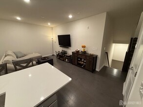 307 Peyton Pl in New Brunswick, NJ - Building Photo - Building Photo