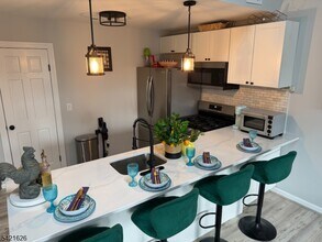 6 Steamboat Dr in Vernon, NJ - Building Photo - Building Photo