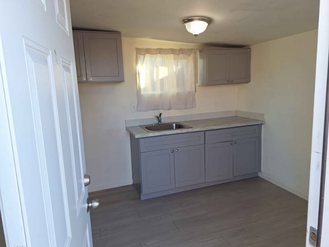 7762 Lytle St in Sacramento, CA - Building Photo - Building Photo