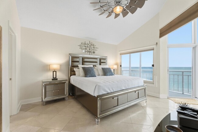 3870 N Hwy A1A, Unit 6 in Fort Pierce, FL - Foto de edificio - Building Photo