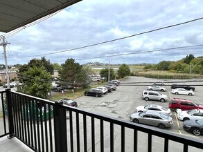 1000 Governors Dr in Winthrop, MA - Building Photo - Building Photo